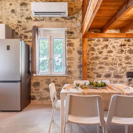 Holiday home Emilia *